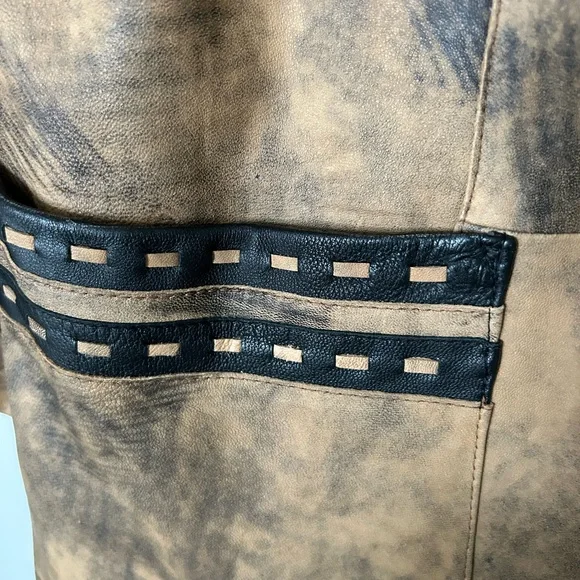 Women’s leather jacket - Picture 4 of 5